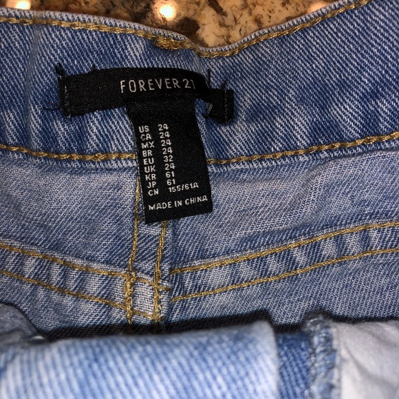 Blue Jean shorts - Picture 3 of 3